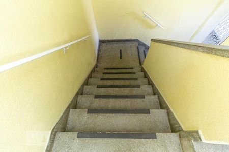 Apartamento à venda com 41m², 2 quartos e 1 vagaEscada