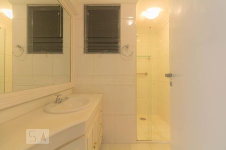 Banheiro de apartamento para alugar com 3 quartos, 90m² em Chácara Santo Antônio (zona Sul), São Paulo