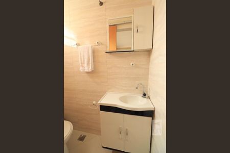 Casa à venda com 136m², 2 quartos e 2 vagasBanheiro de Serviço