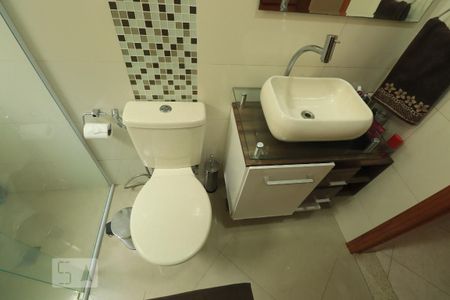 Casa à venda com 136m², 2 quartos e 2 vagasBanheiro Social