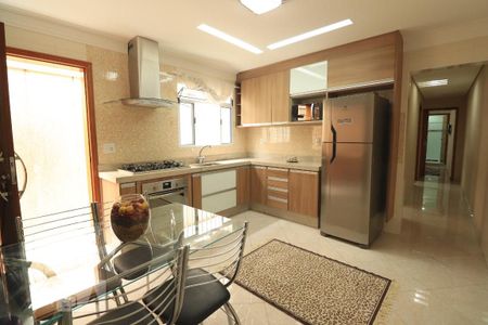 Casa à venda com 136m², 2 quartos e 2 vagasCozinha