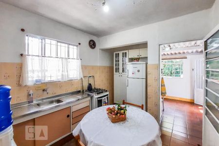 Casa à venda com 115m², 2 quartos e 2 vagasCozinha