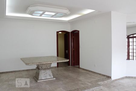 Sala de casa para alugar com 3 quartos, 200m² em Jardim da Fonte, Jundiaí