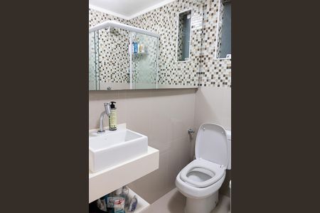 Apartamento para alugar com 60m², 2 quartos e sem vagaBanheiro