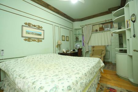 Apartamento à venda com 260m², 4 quartos e 2 vagasQuarto 3 Suíte