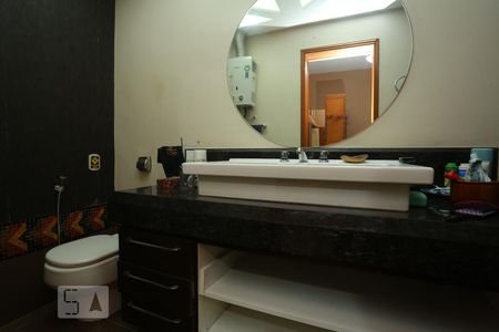 Apartamento à venda com 260m², 4 quartos e 2 vagasBanheiro da Suíte