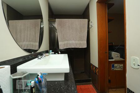 Apartamento à venda com 260m², 4 quartos e 2 vagasBanheiro da Suíte