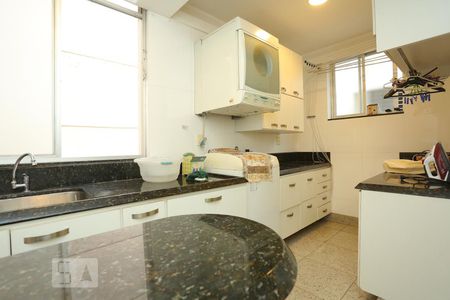 Apartamento à venda com 260m², 4 quartos e 2 vagasÁrea de Serviço