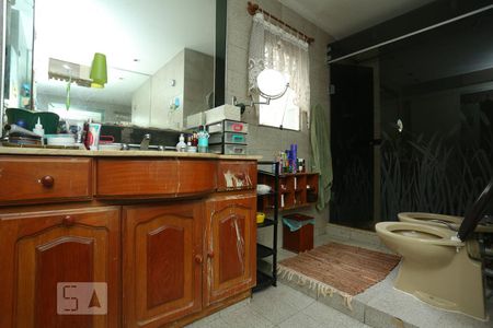 Apartamento à venda com 260m², 4 quartos e 2 vagasBanheiro da Suíte