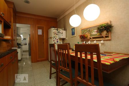 Apartamento à venda com 260m², 4 quartos e 2 vagasCozinha