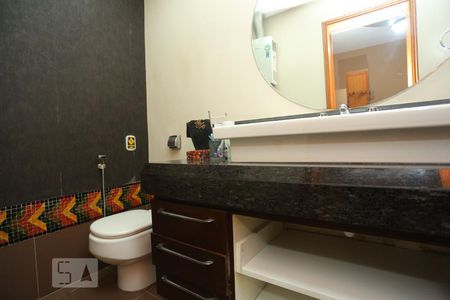 Apartamento à venda com 260m², 4 quartos e 2 vagasBanheiro da Suíte