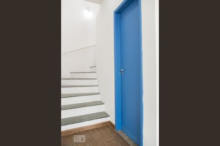 Escada de casa para alugar com 2 quartos, 70m² em Jardim do Papai, Guarulhos
