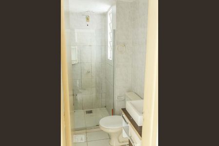 Banheiro de apartamento para alugar com 1 quarto, 55m² em Cristal, Porto Alegre