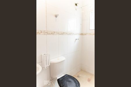 Casa de condomínio à venda com 72m², 2 quartos e 1 vagaBanheiro 2