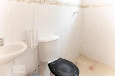 Casa de condomínio à venda com 72m², 2 quartos e 1 vagaBanheiro 2