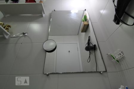 Banheiro espelho de kitnet/studio à venda com 1 quarto, 42m² em Nova Gerti, São Caetano do Sul