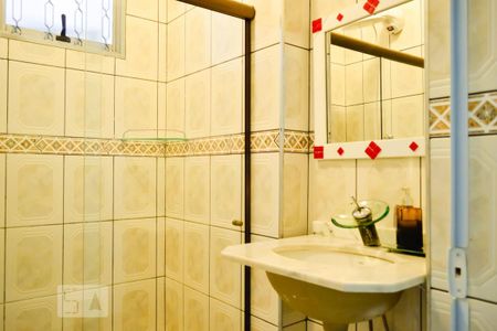 Casa à venda com 180m², 2 quartos e 2 vagas Casa à venda com 180m², 2 quartos e 2 vagasBanheiro Vista Ampla