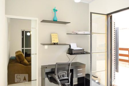 Casa à venda com 180m², 2 quartos e 2 vagas Casa à venda com 180m², 2 quartos e 2 vagasQuarto 2 Escritorio