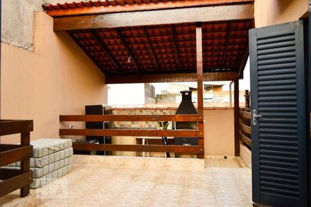 Casa à venda com 180m², 2 quartos e 2 vagas Casa à venda com 180m², 2 quartos e 2 vagasVista da Sacada