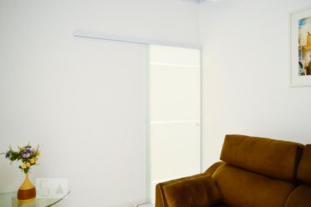 Casa à venda com 180m², 2 quartos e 2 vagas Casa à venda com 180m², 2 quartos e 2 vagasSala 2 Vista Lateral