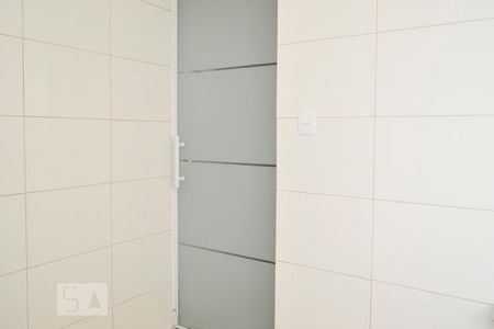 Casa à venda com 180m², 2 quartos e 2 vagas Casa à venda com 180m², 2 quartos e 2 vagasBanheiro Suite Porta de Vidro