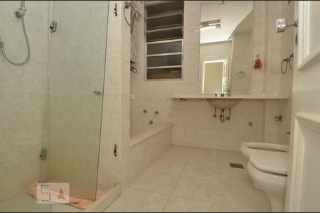 Apartamento à venda com 215m², 3 quartos e 1 vagaBanheiro 2