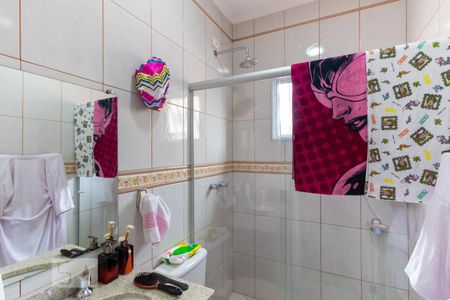 Casa à venda com 250m², 5 quartos e 5 vagasBanheiro da suíte 2