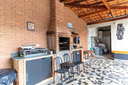 Casa à venda com 250m², 5 quartos e 5 vagasChurrasqueira