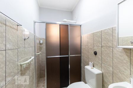 Casa à venda com 250m², 5 quartos e 5 vagasEdícula - Banheiro