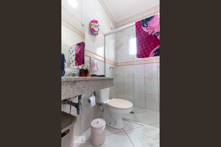 Casa à venda com 250m², 5 quartos e 5 vagasBanheiro da suíte 2