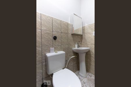 Casa à venda com 250m², 5 quartos e 5 vagasEdícula - Banheiro