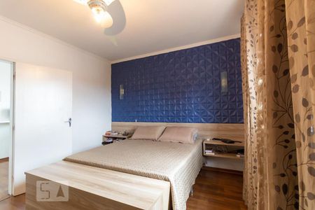 Casa à venda com 250m², 5 quartos e 5 vagasSuíte 1