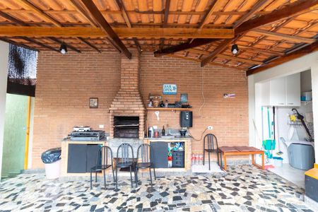 Casa à venda com 250m², 5 quartos e 5 vagasChurrasqueira