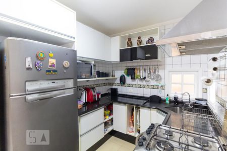 Casa à venda com 250m², 5 quartos e 5 vagasCozinha