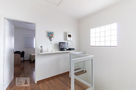 Casa à venda com 250m², 5 quartos e 5 vagasEscada