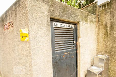 Apartamento à venda com 74m², 3 quartos e 1 vagaÁrea comum