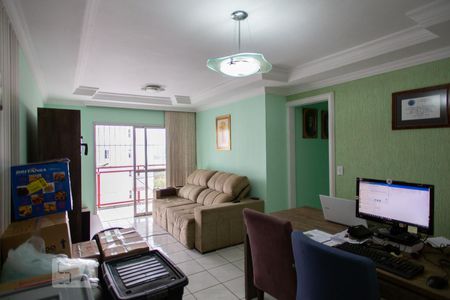 Sala de apartamento para alugar com 3 quartos, 77m² em Setor Bela Vista, Goiânia