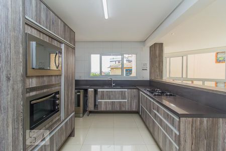 Apartamento para alugar com 193m², 4 quartos e 3 vagas Apartamento para alugar com 193m², 4 quartos e 3 vagasCozinha