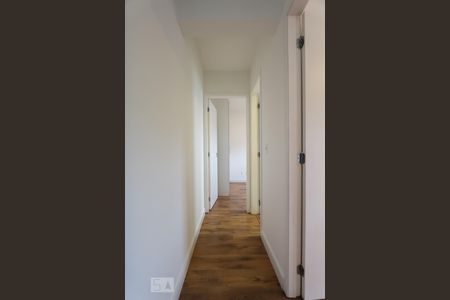 Corredor de apartamento à venda com 2 quartos, 51m² em Vila Suzana, São Paulo
