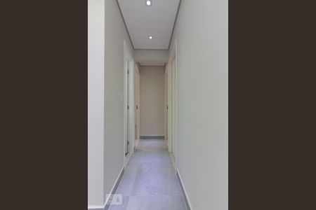 Corredor de apartamento para alugar com 3 quartos, 65m² em Continental, Osasco