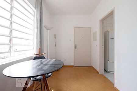 Sala de apartamento para alugar com 1 quarto, 50m² em Paraíso, São Paulo