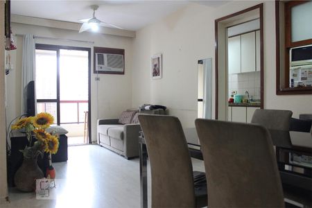 Sala de apartamento para alugar com 2 quartos, 75m² em Barra da Tijuca, Rio de Janeiro