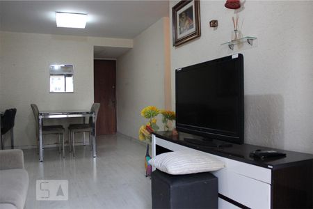 Sala de apartamento para alugar com 2 quartos, 75m² em Barra da Tijuca, Rio de Janeiro