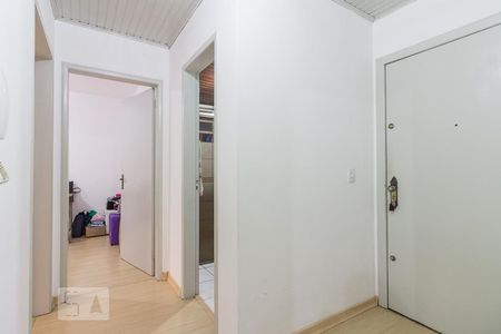 Corredor de apartamento à venda com 2 quartos, 58m² em São Sebastião, Porto Alegre