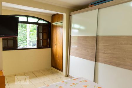 Suíte 1 - Armários de casa para alugar com 3 quartos, 162m² em Parque São Domingos, São Paulo