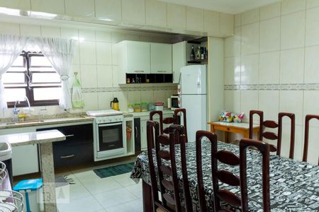 Casa para alugar com 162m², 3 quartos e 2 vagasCozinha