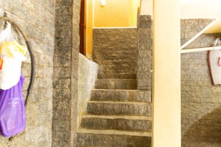 Casa para alugar com 162m², 3 quartos e 2 vagasEscada