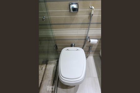 Banheiro de kitnet/studio à venda com 1 quarto, 30m² em Copacabana, Rio de Janeiro