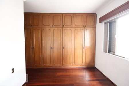 Casa à venda com 250m², 3 quartos e 2 vagas Casa à venda com 250m², 3 quartos e 2 vagasQuarto 3