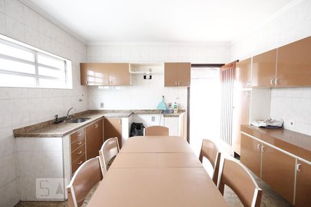 Casa à venda com 250m², 3 quartos e 2 vagas Casa à venda com 250m², 3 quartos e 2 vagasCozinha